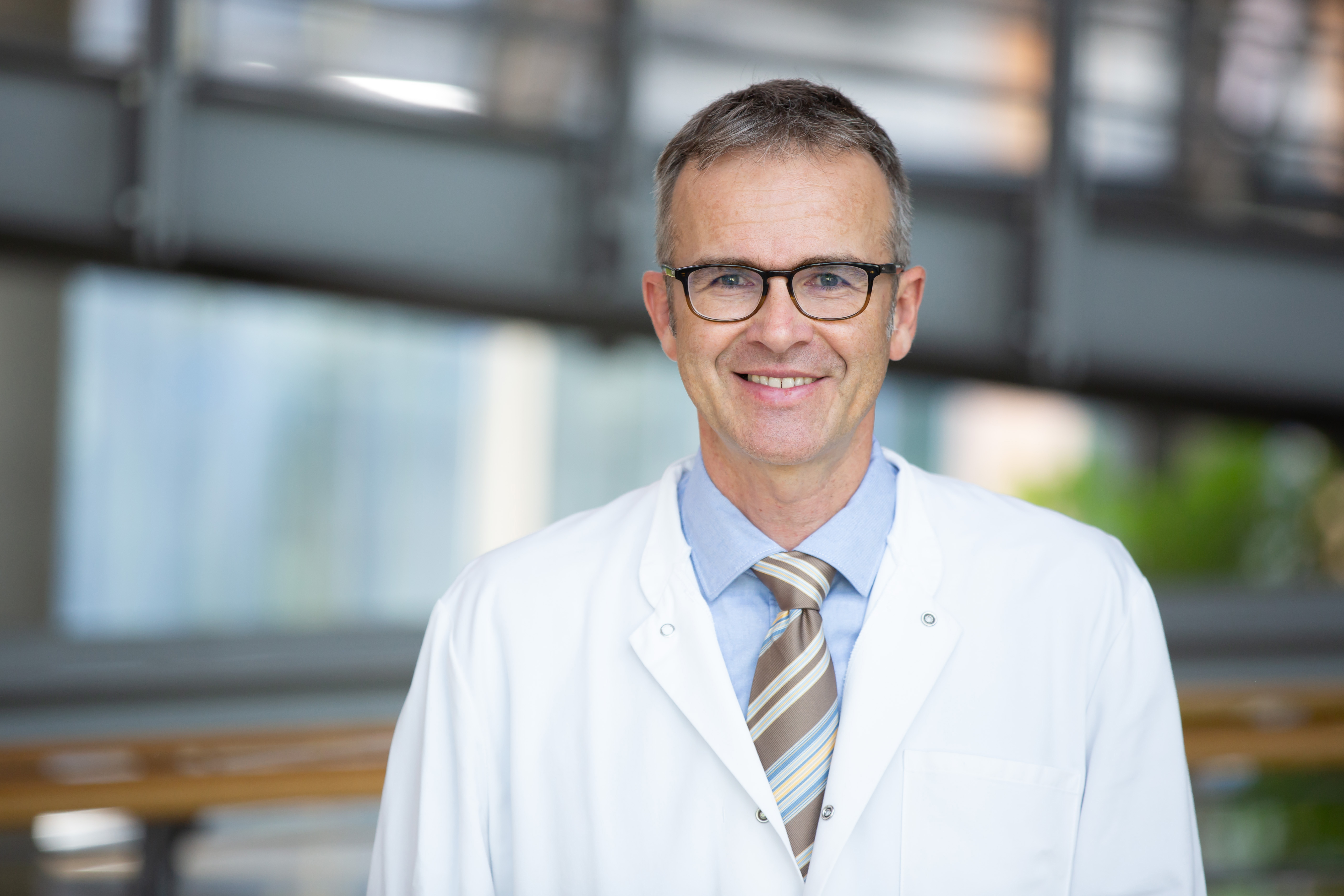 Dr. Bensch