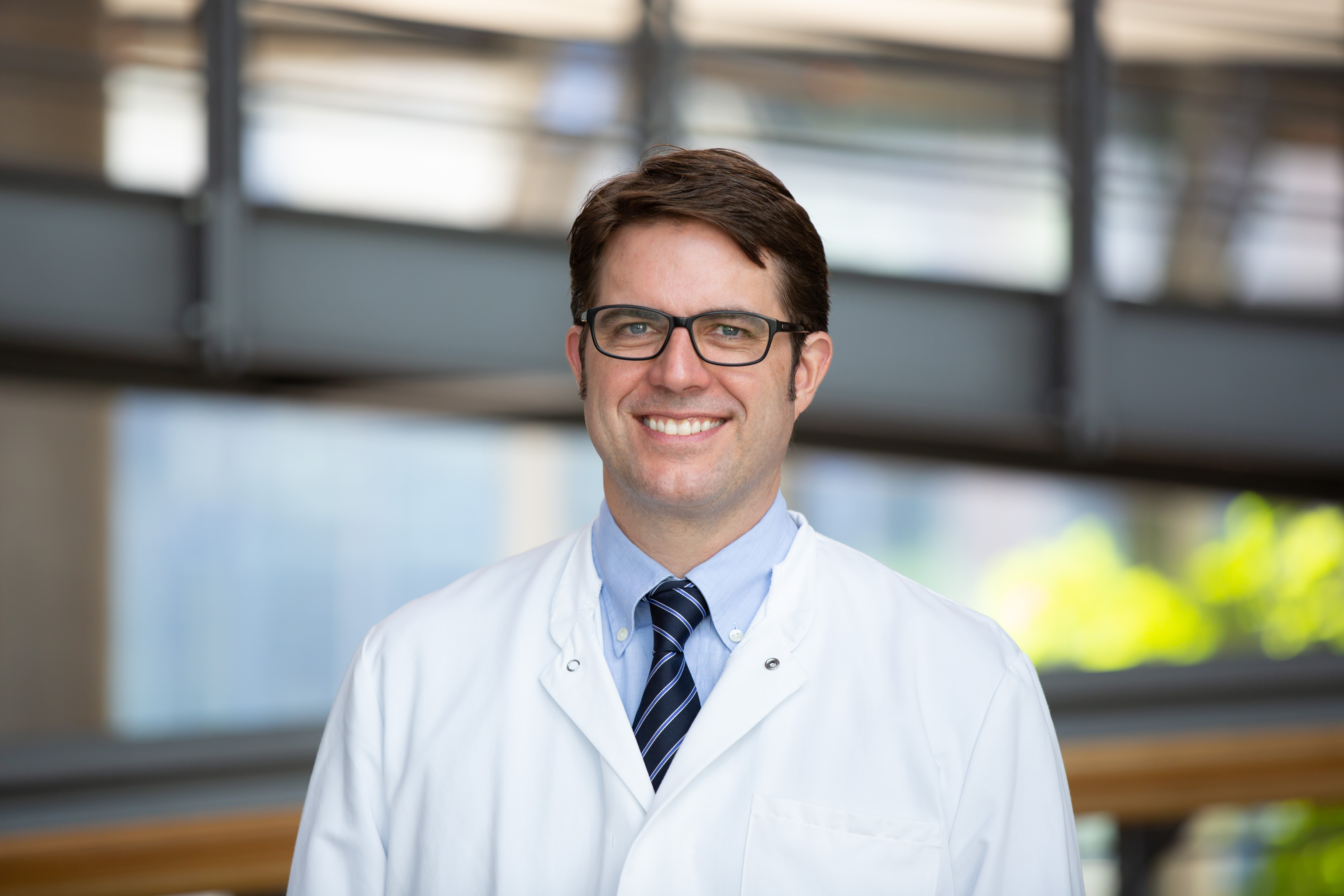 Dr. Nicolas Martin Dr. Nicolas Martin