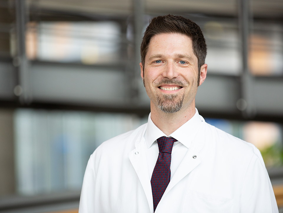 Dr. Nils Buchmann Dr. Nils Buchmann
