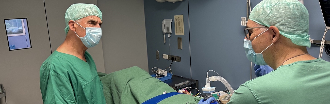 Landrat Olaf von Löwis bei der Anästhesie.