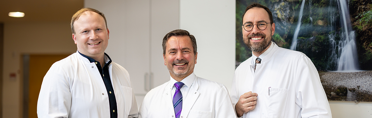 Ein Gruppenfoto von Ärzten der Viszeral-, Gefäß- und Endokrinen Chirurgie.