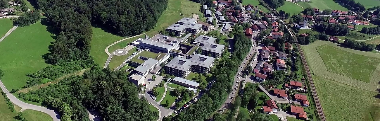 Luftaufnahme des Krankenhauses