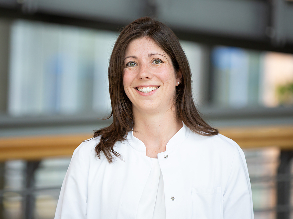 Dr. med. Alexandra Bayer Dr. med. Alexandra Bayer